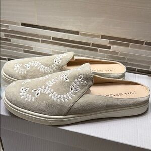 Via Spiga beige suede leather embroidered mules size 8,5